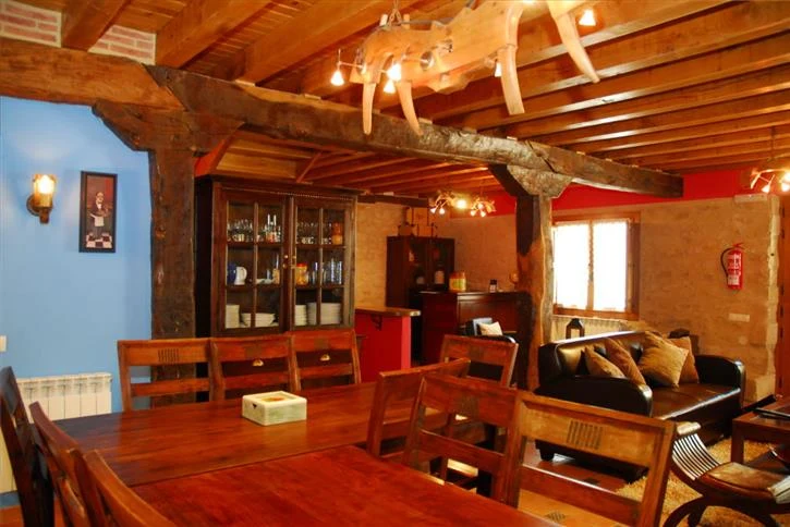 Salón y comedor · Ganbara