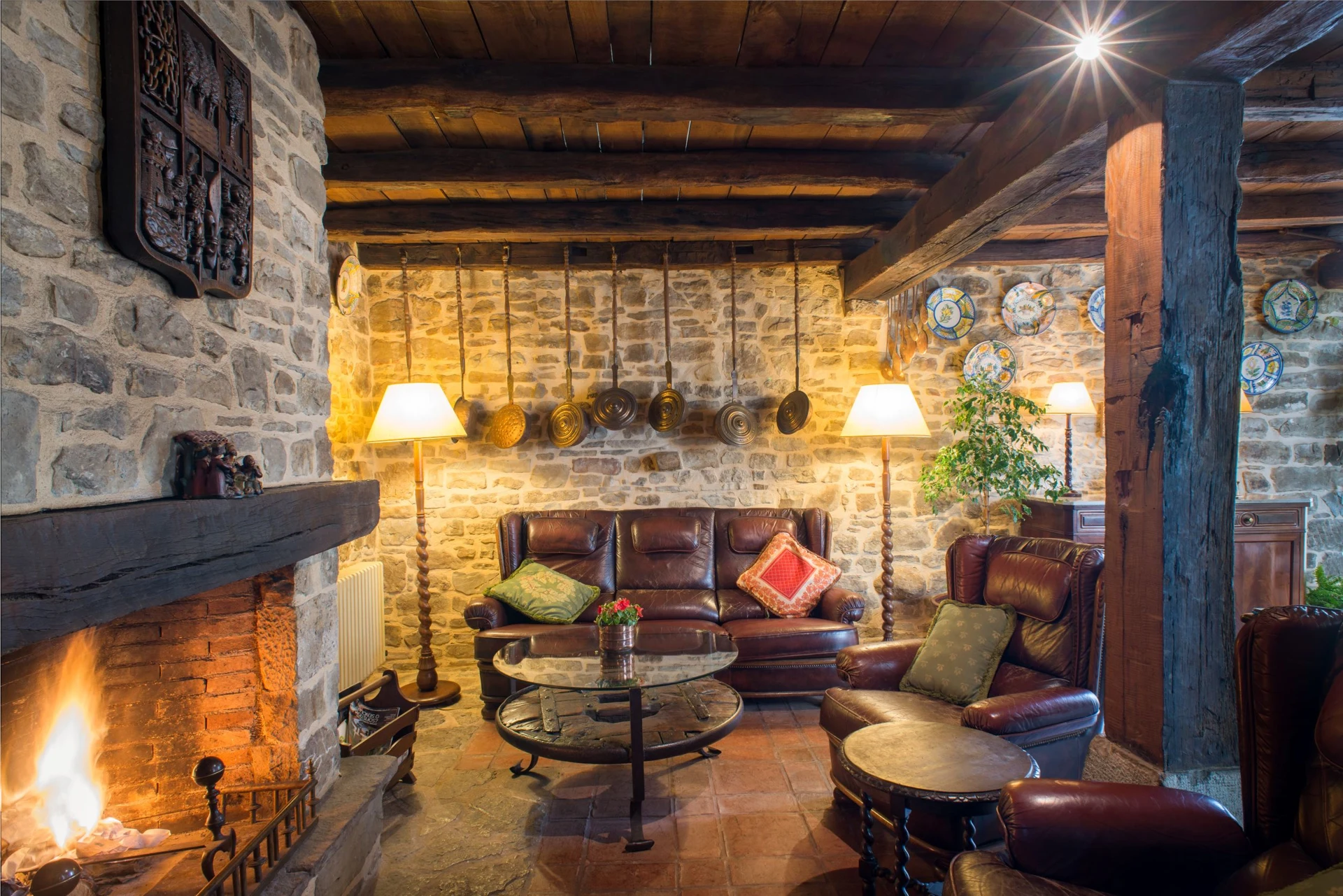 Salón con chimenea · Iruaritz