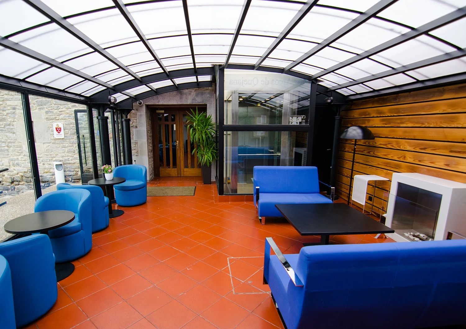 Terraza cubierta · Hotel Izalde