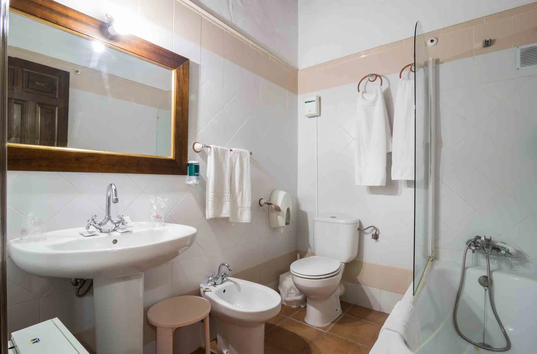 Baño · Hostal El Molino