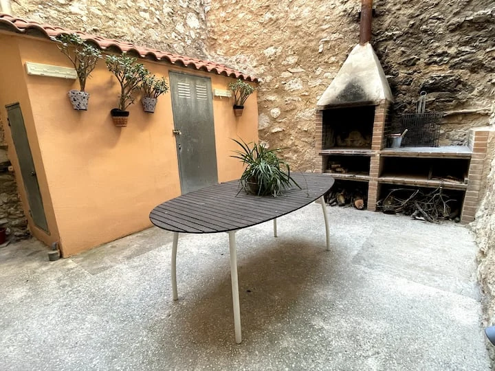 Patio y barbacoa · La Cura