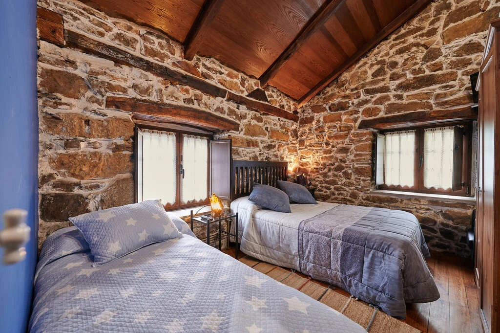 Habitación con dos camas · Casa Madreselva