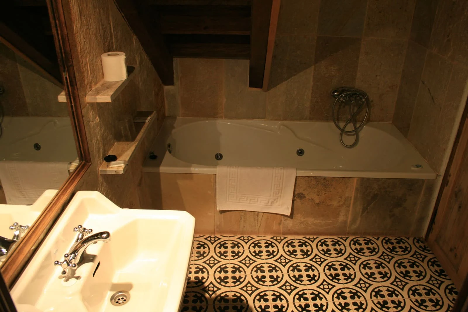Baño · Hotel Rural Abejaruco