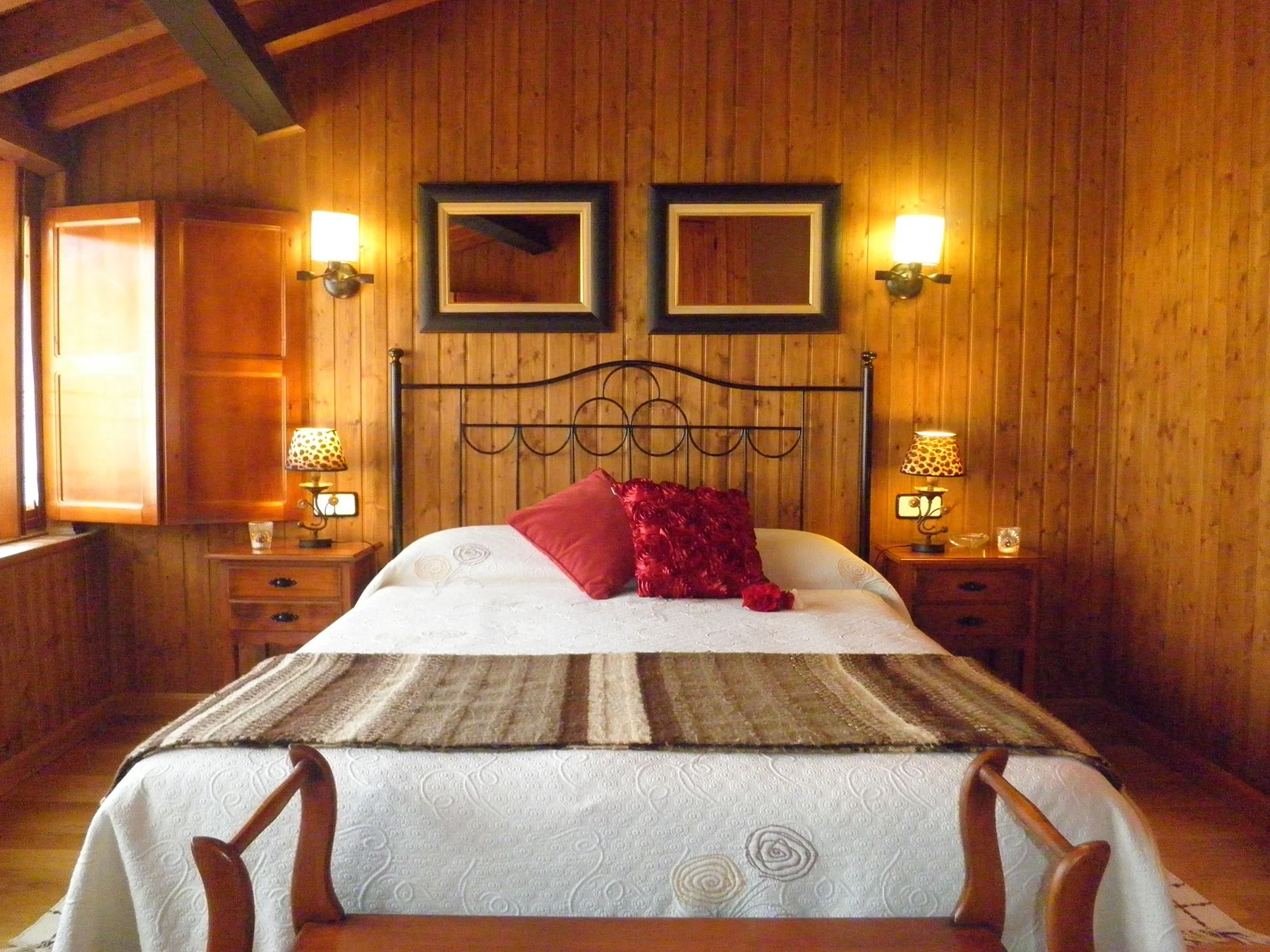 Dormitorio de El Roble · Azagalla Rural
