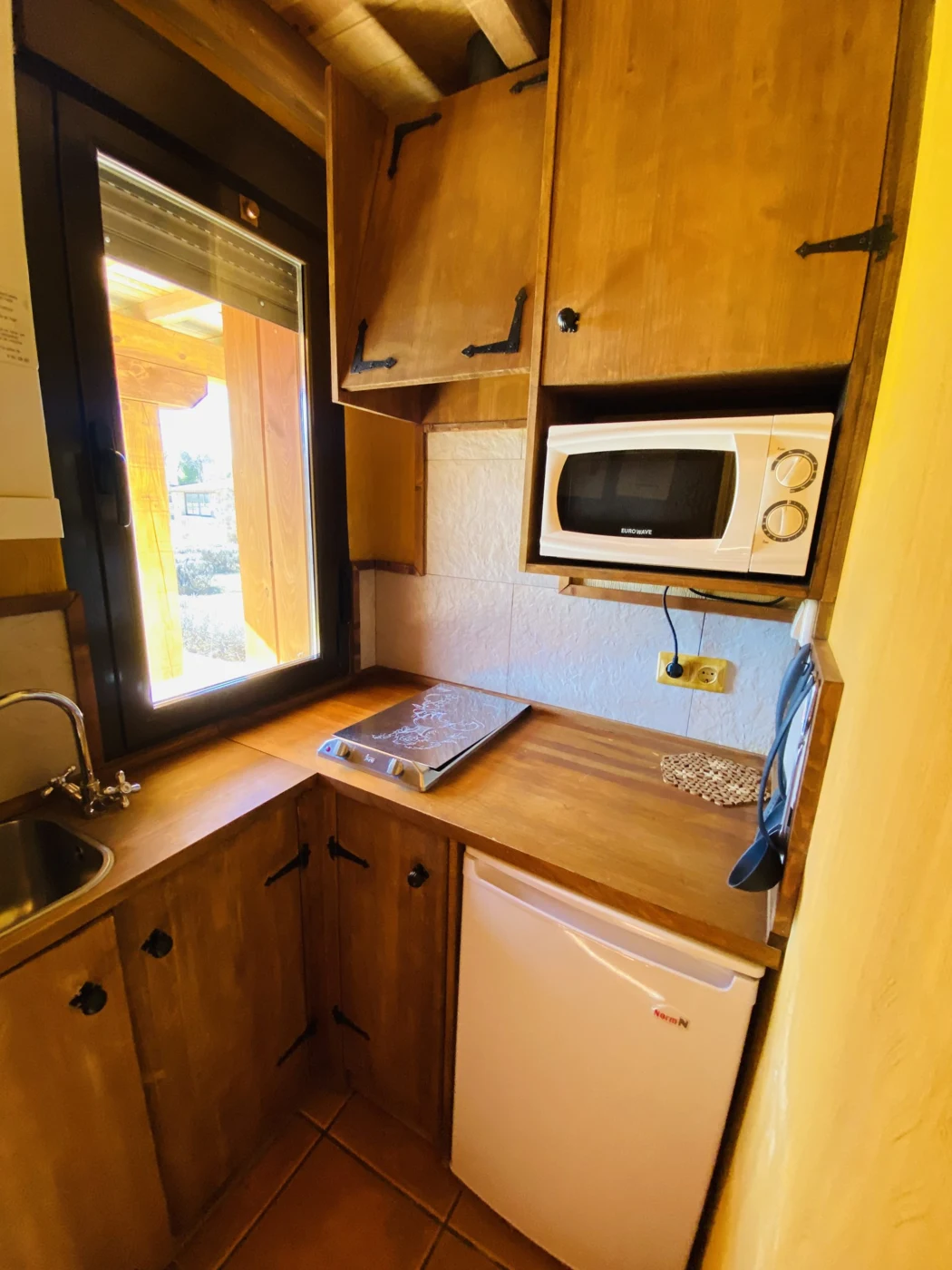 Cocina de un apartamento · Albergue y Apartamentos Rurales San Antón