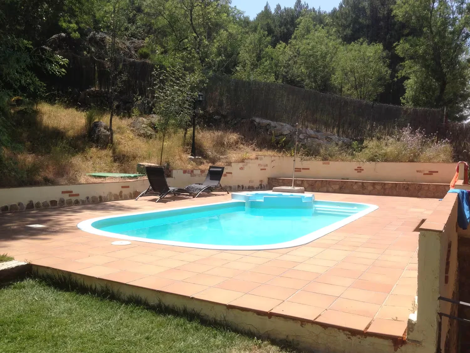 Piscina de verano · El Cortijo de Gredos