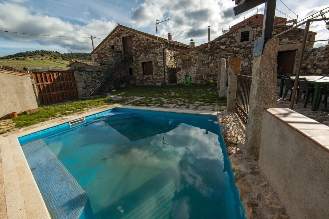 Piscina · La Casona de Ortigosa