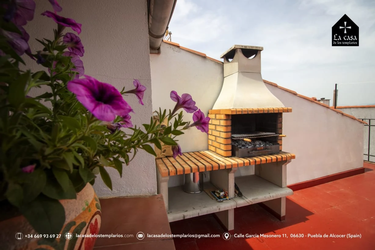 Patio con barbacoa · La Casa de los Templarios