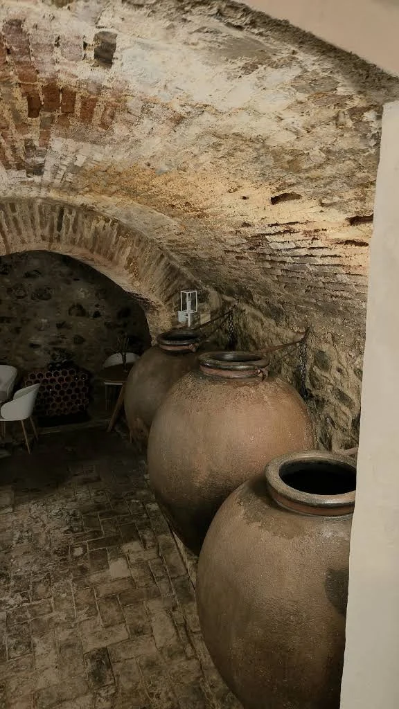Antigua bodega · Foto: Alberto Vázquez Naharro, Google · Hotel Rural La Fontanilla