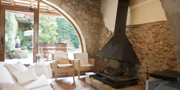 Salón con chimenea · Cal Masana