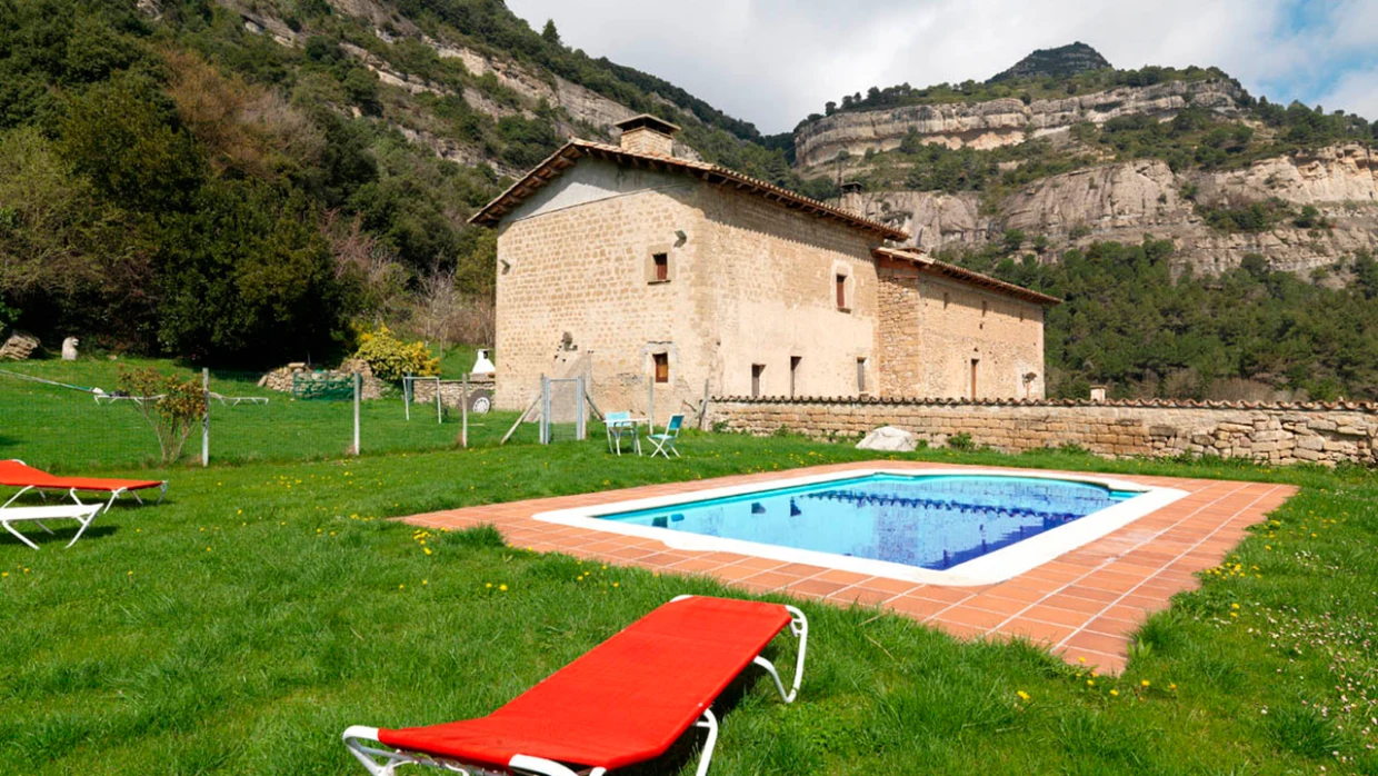 Piscina y jardín · Mas Vinyoles