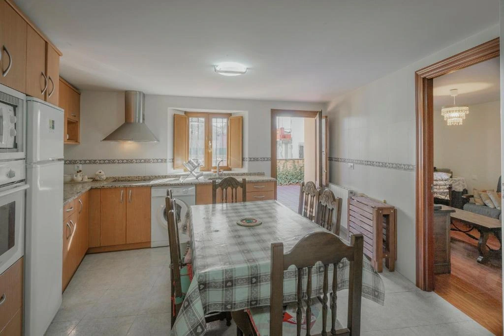Cocina y comedor de Casa Rural La Cabaña, Agüera