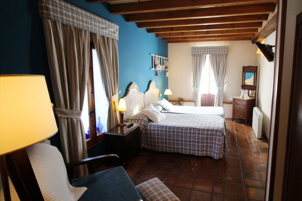Habitación doble · Posada La Llosa