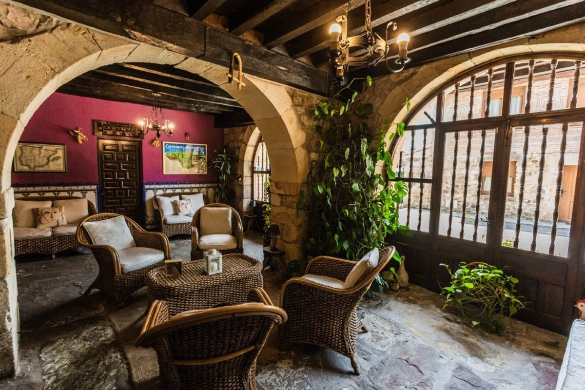 Interior de la posada · Posada Real La Montañesa