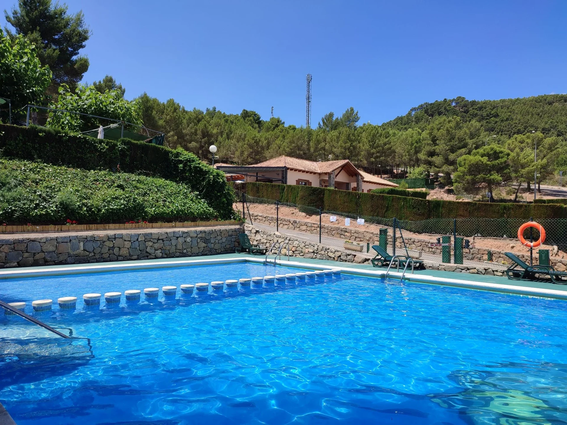 Camping y Cabañas Altomira · Navajas