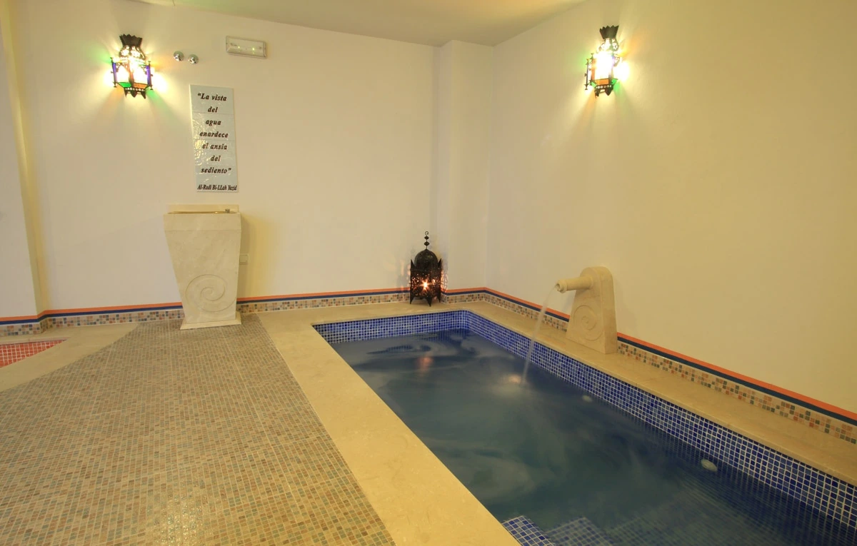 Piscina de los baños árabes · Casa Baños de la Villa