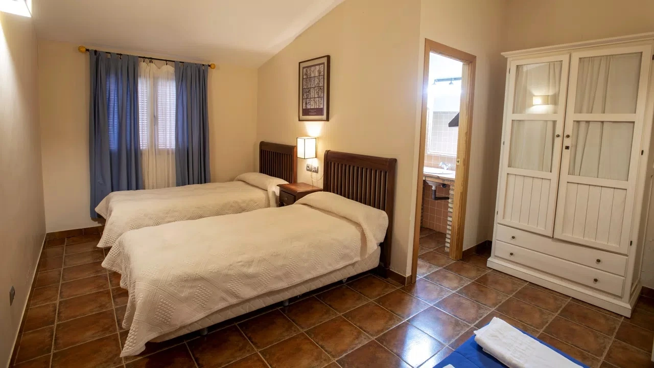 Habitación con cama de matrimonio · La Aldeílla