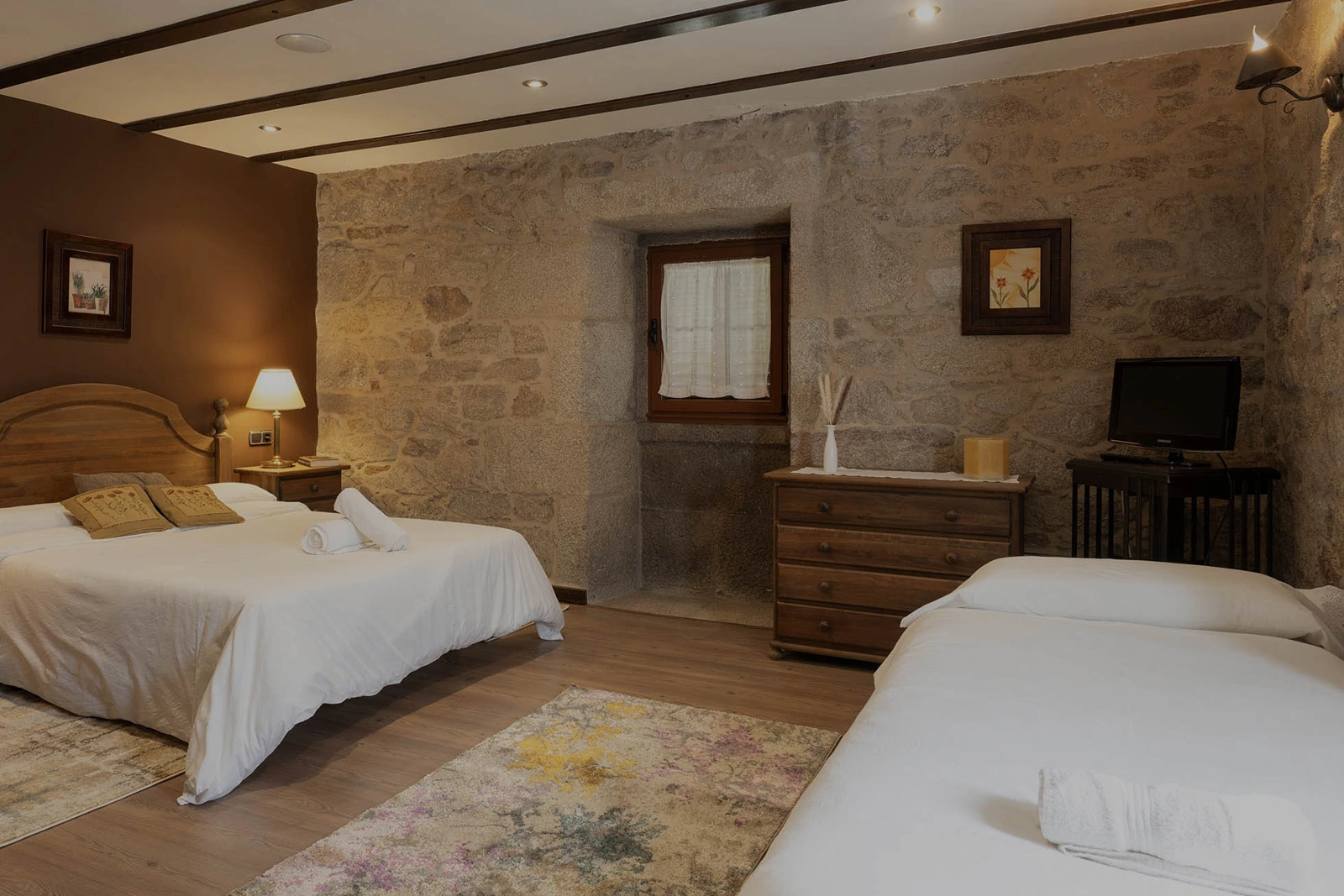 Habitación con dos camas · Casa Manteiga
