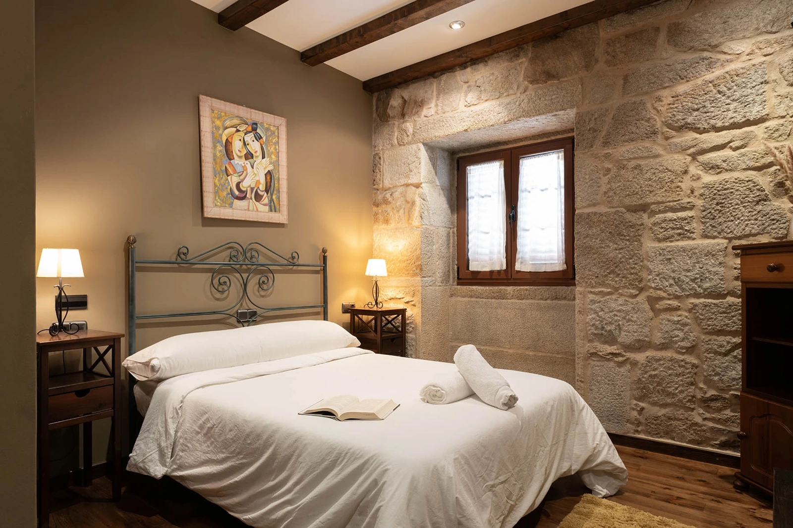 Habitación con cama de matrimonio · Casa Manteiga