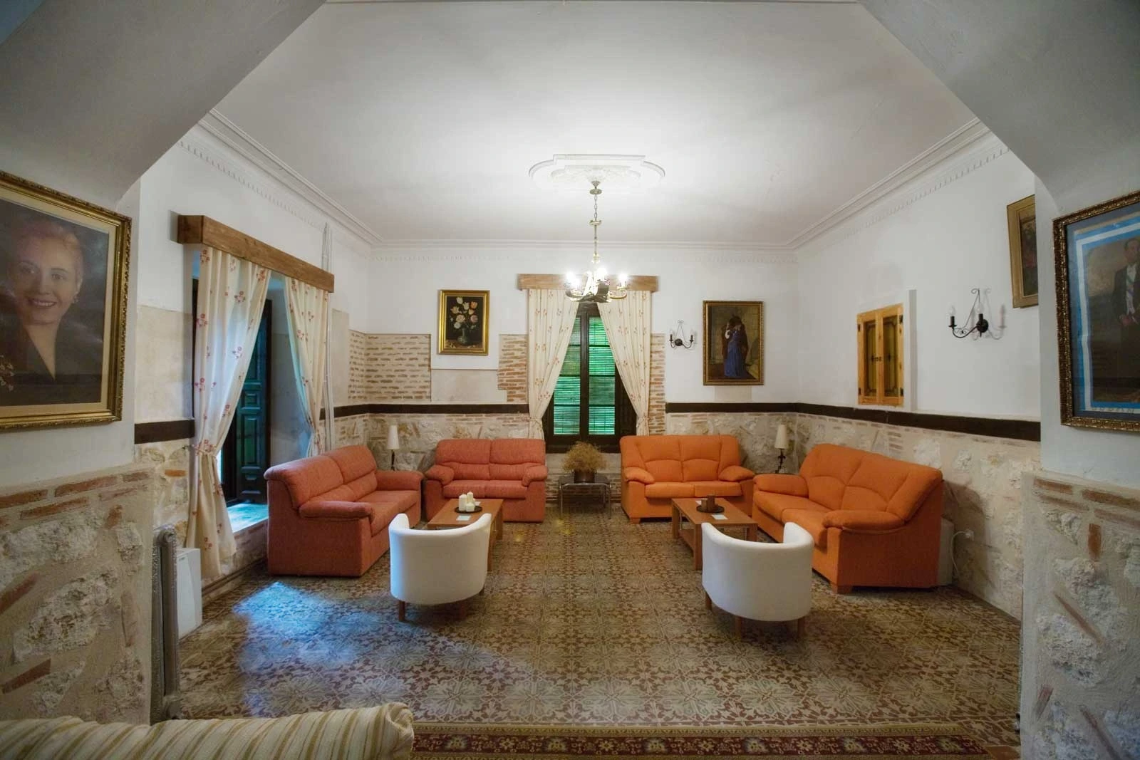 Salón con chimenea · Hotel rural en Olmedo