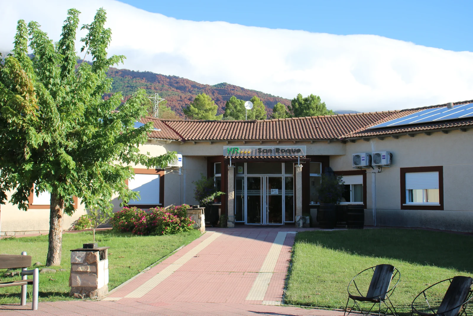 Entrada principal del Hotel Rural San Roque