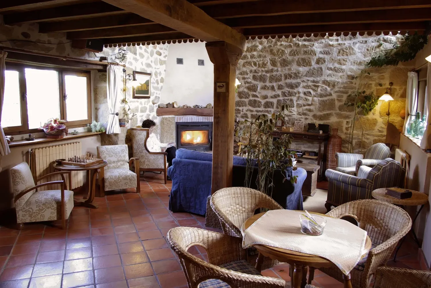 Salón con chimenea · El Prado Mayor