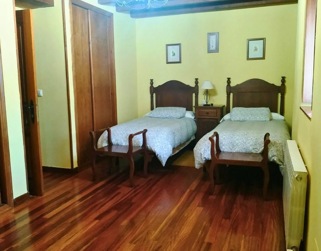 Dormitorio con camas individuales · La Canaleja