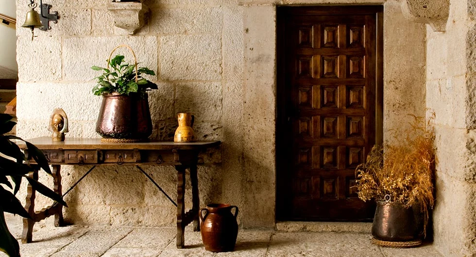 Entrada del palacio · La Posada de Pradorey