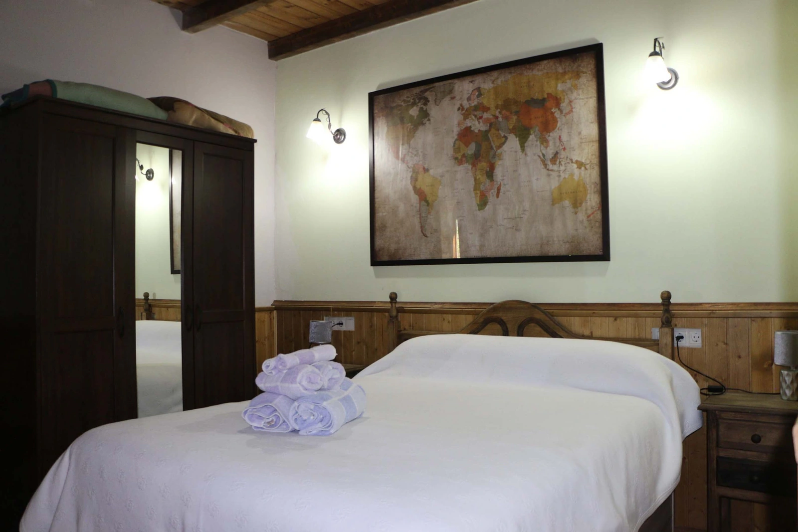 Dormitorio del apartamento Al Amanecer de Atuvera · Casa Rural y Apartamentos Atuvera