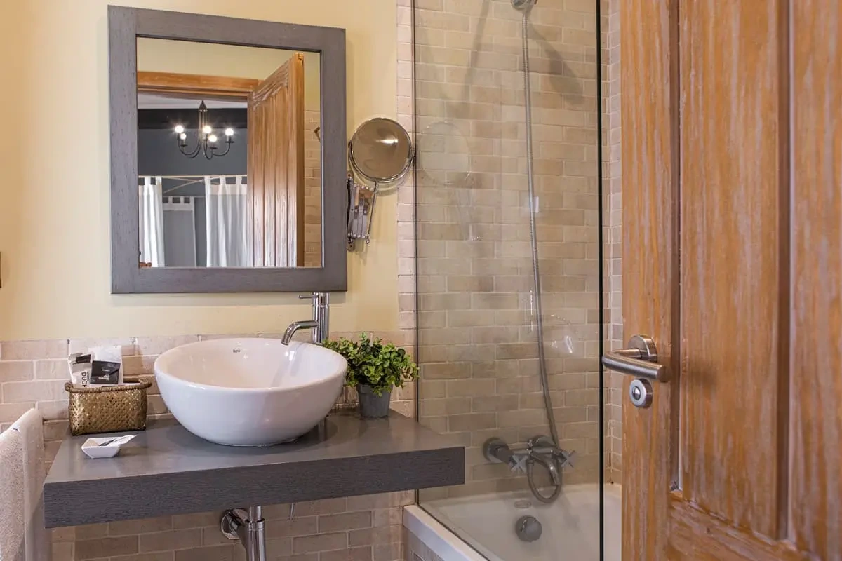 Baño de una suite de El Duende del Chafaril · Hotel Rural El Duende del Chafaril
