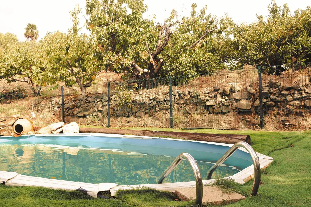 Piscina de la casa de madera · Mirador Los Cotos