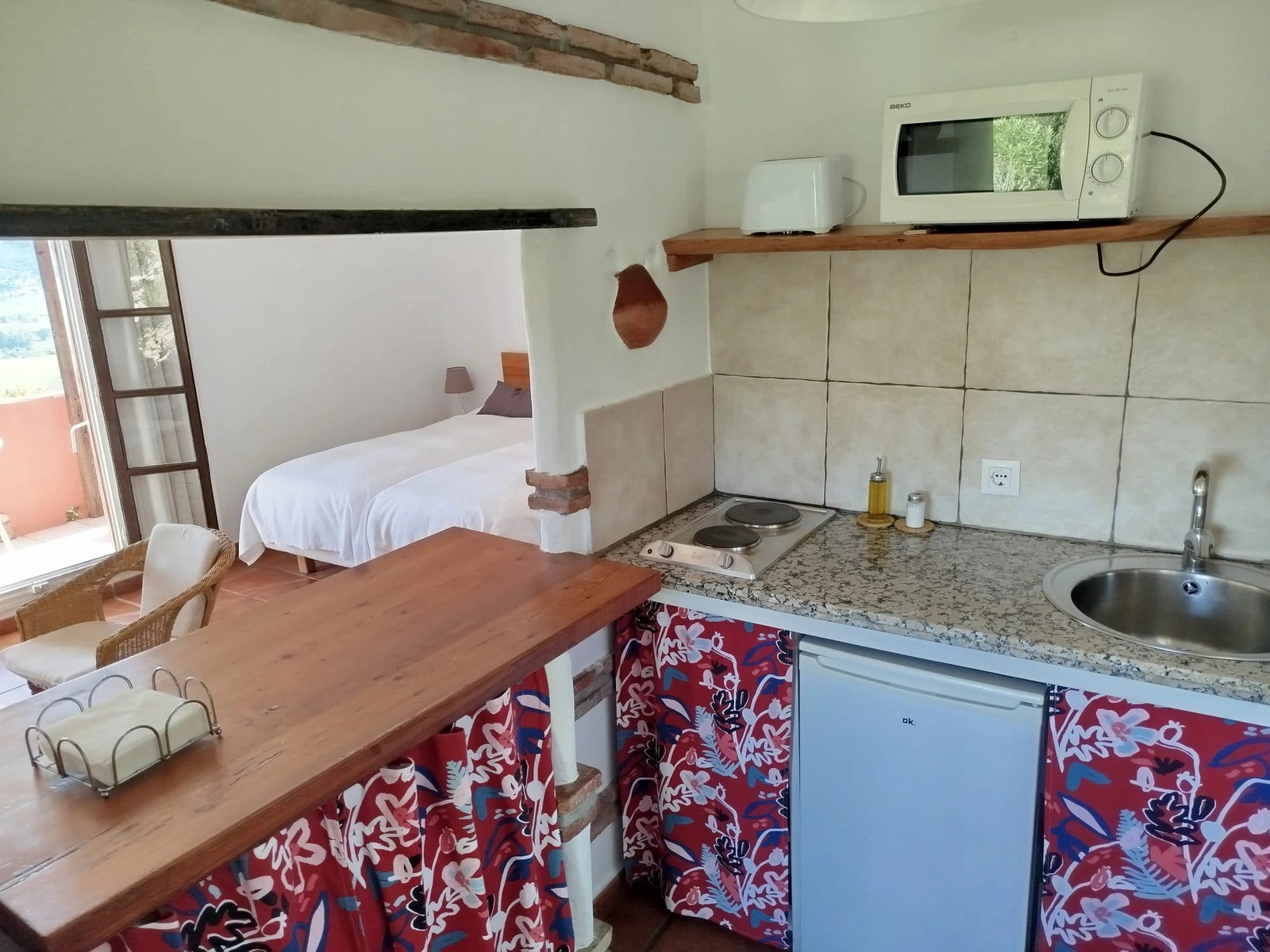 Estudio Jacaranda: cocina abierta · Casa Montecote