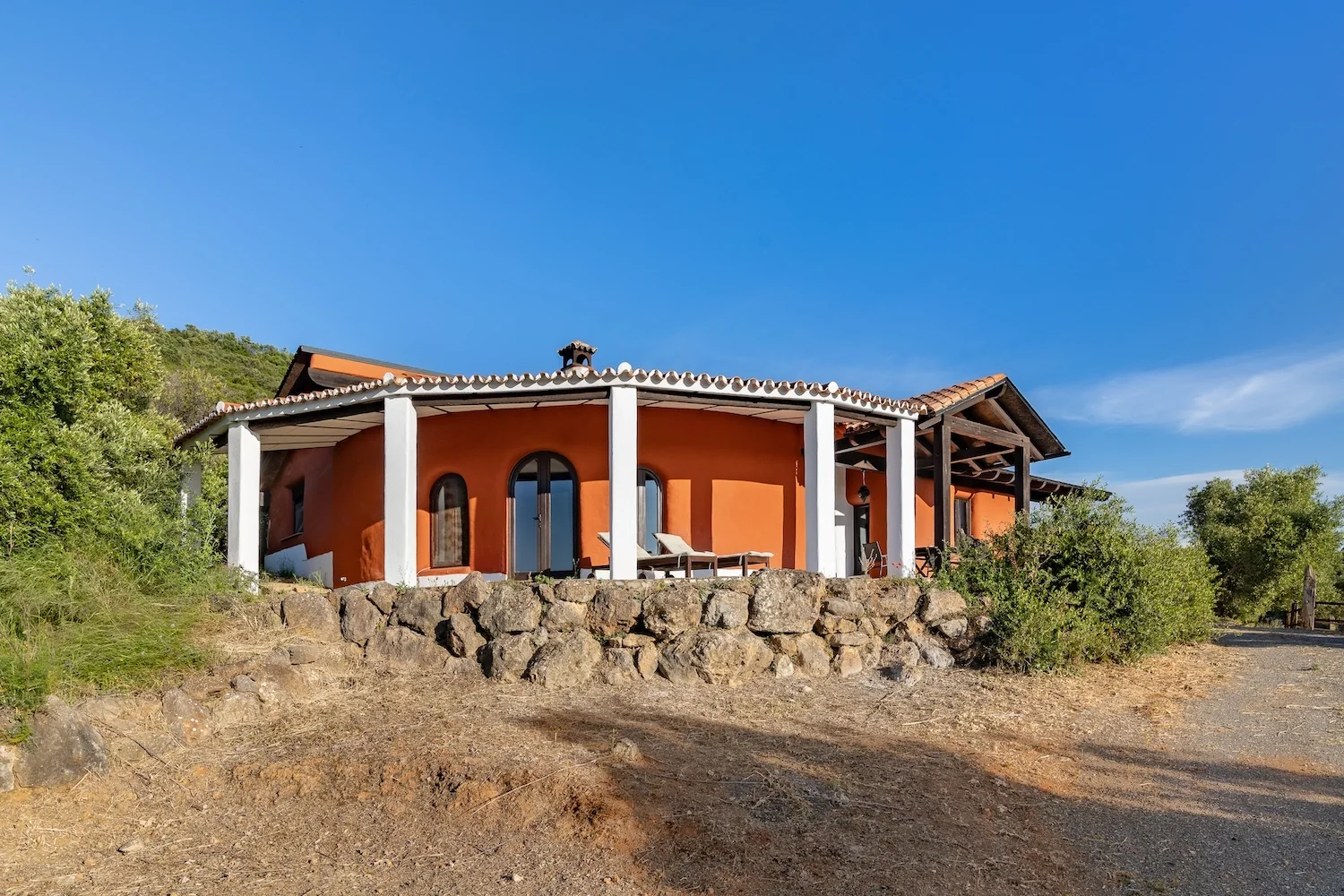 Casa de teja roja en la finca Hacienda Buena Suerte · Hacienda Buena Suerte