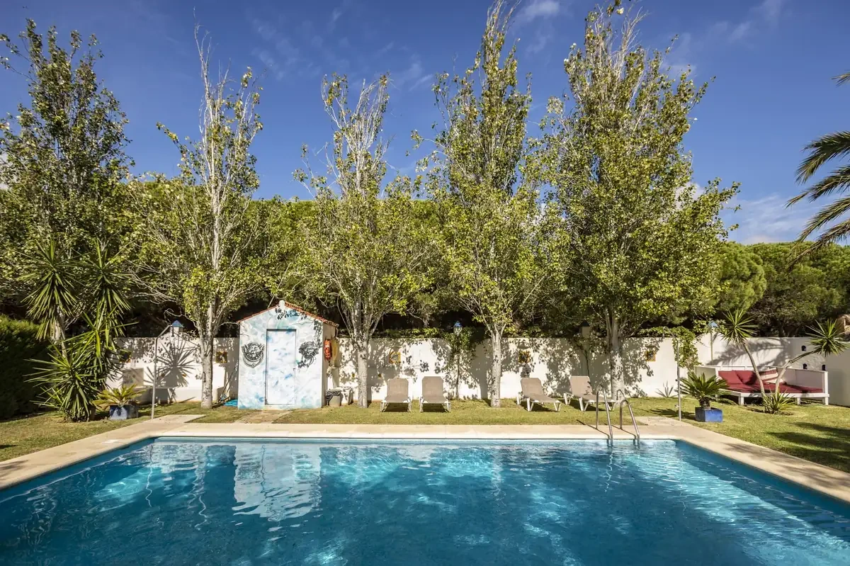 Paraíso Perdido: piscina y jardín · Paraíso Perdido