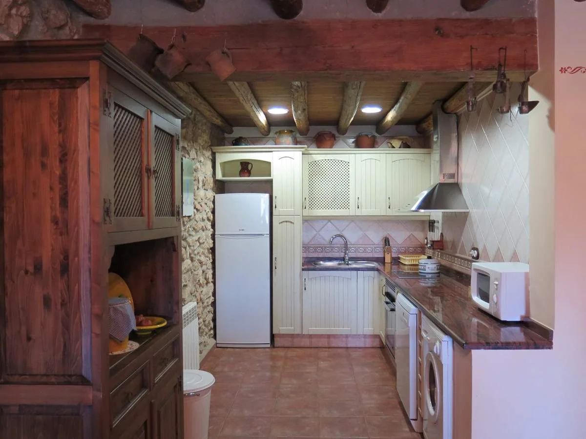 Cocina equipada de una de las casas · Casa El Ros I y II