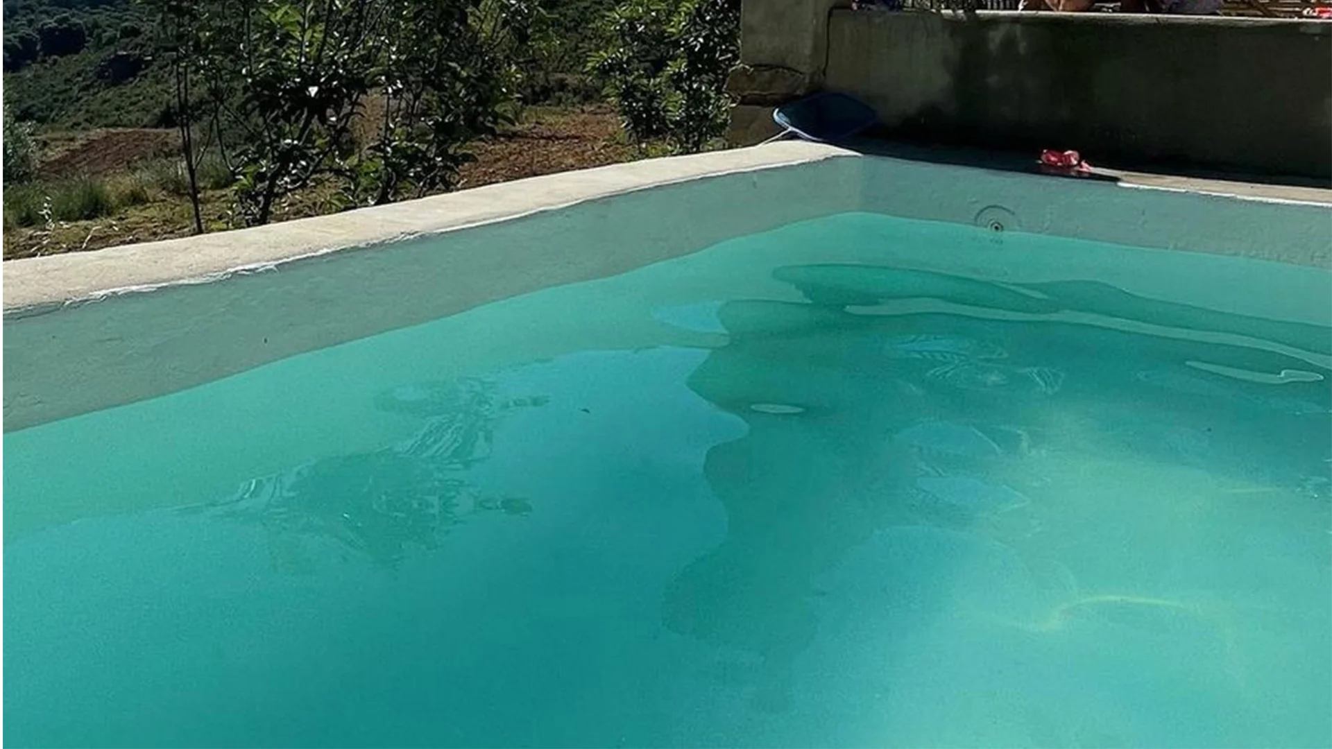 Piscina de la masía · Masía Sort de Boix