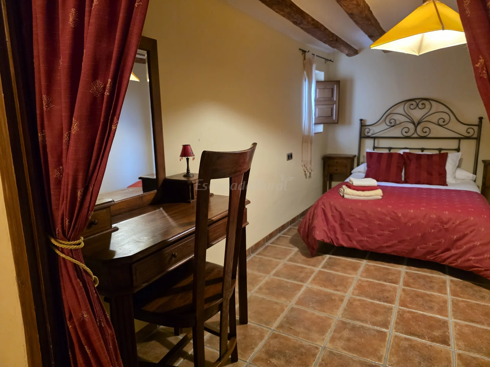 Dormitorio de matrimonio · Portal de Sant Roc