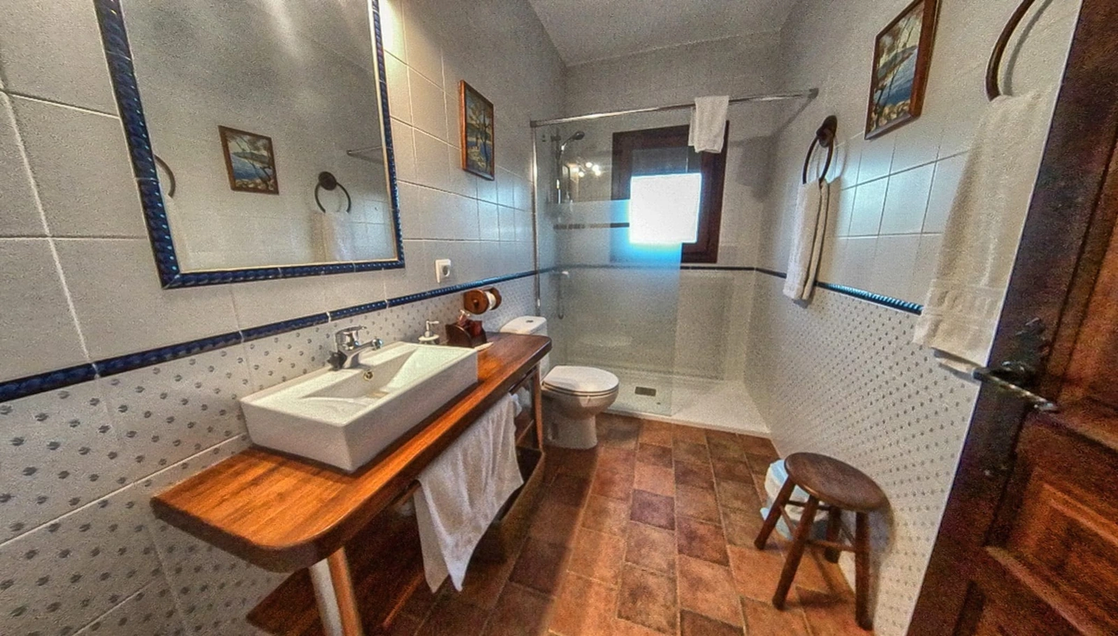 Baño de habitación doble con bañera · Posada Abuela Fidela