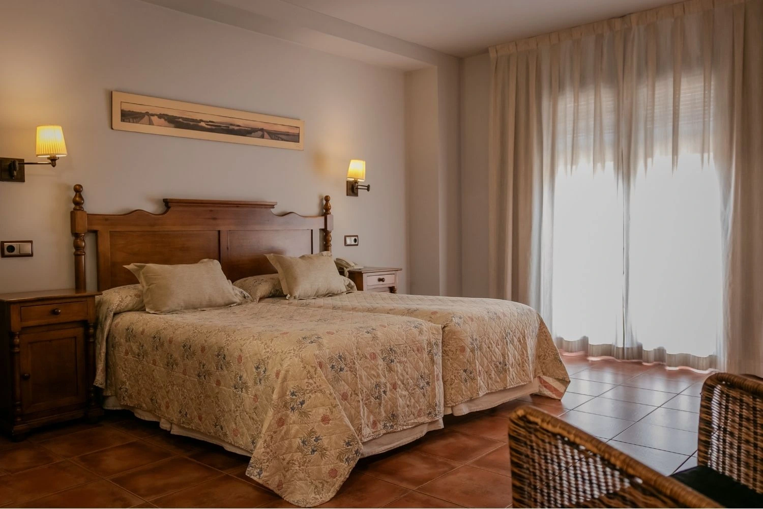 Dormitorio de la modalidad Habitación Twin, según la galería propia del hotel. · Hotel Doña Manuela
