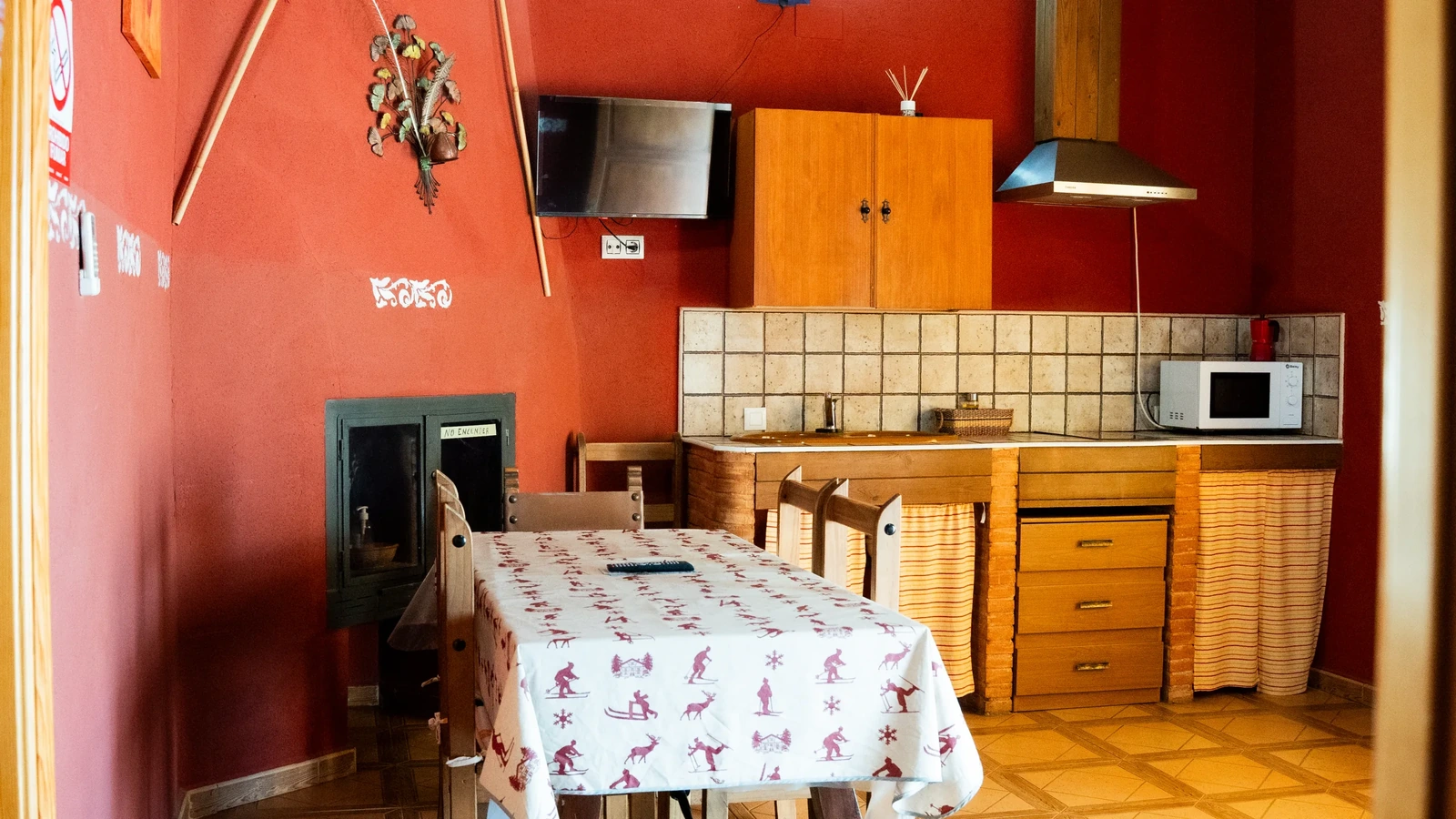 Cocina de una casa del complejo. · El Rincón de Cabañeros