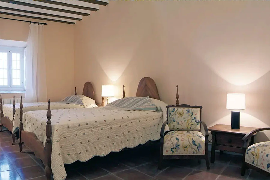 Dormitorio doble en Finca Los Cerrillos, Argamasilla de Alba.