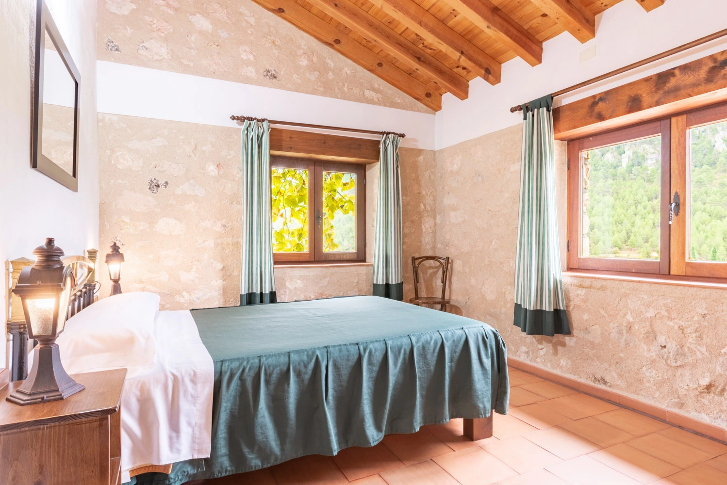 Dormitorio con cama de matrimonio de la Casa de 6 personas. · Casa Checa