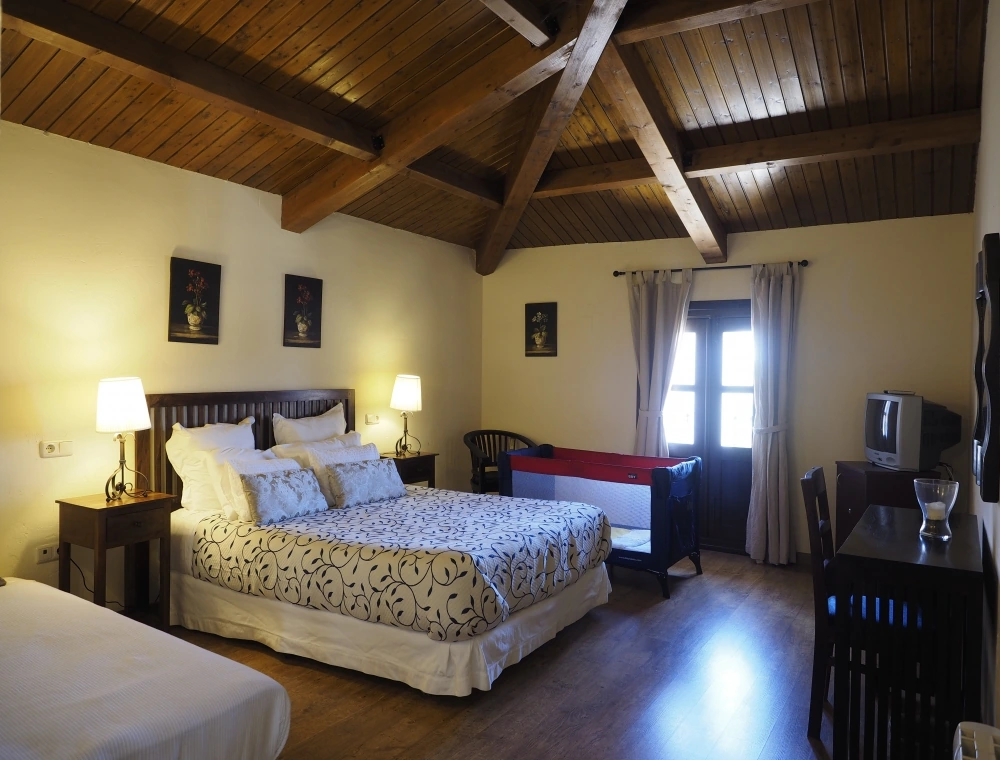 Dormitorio El Olivo, en el Área 1 de La Casa del Villar. · La Casa del Villar