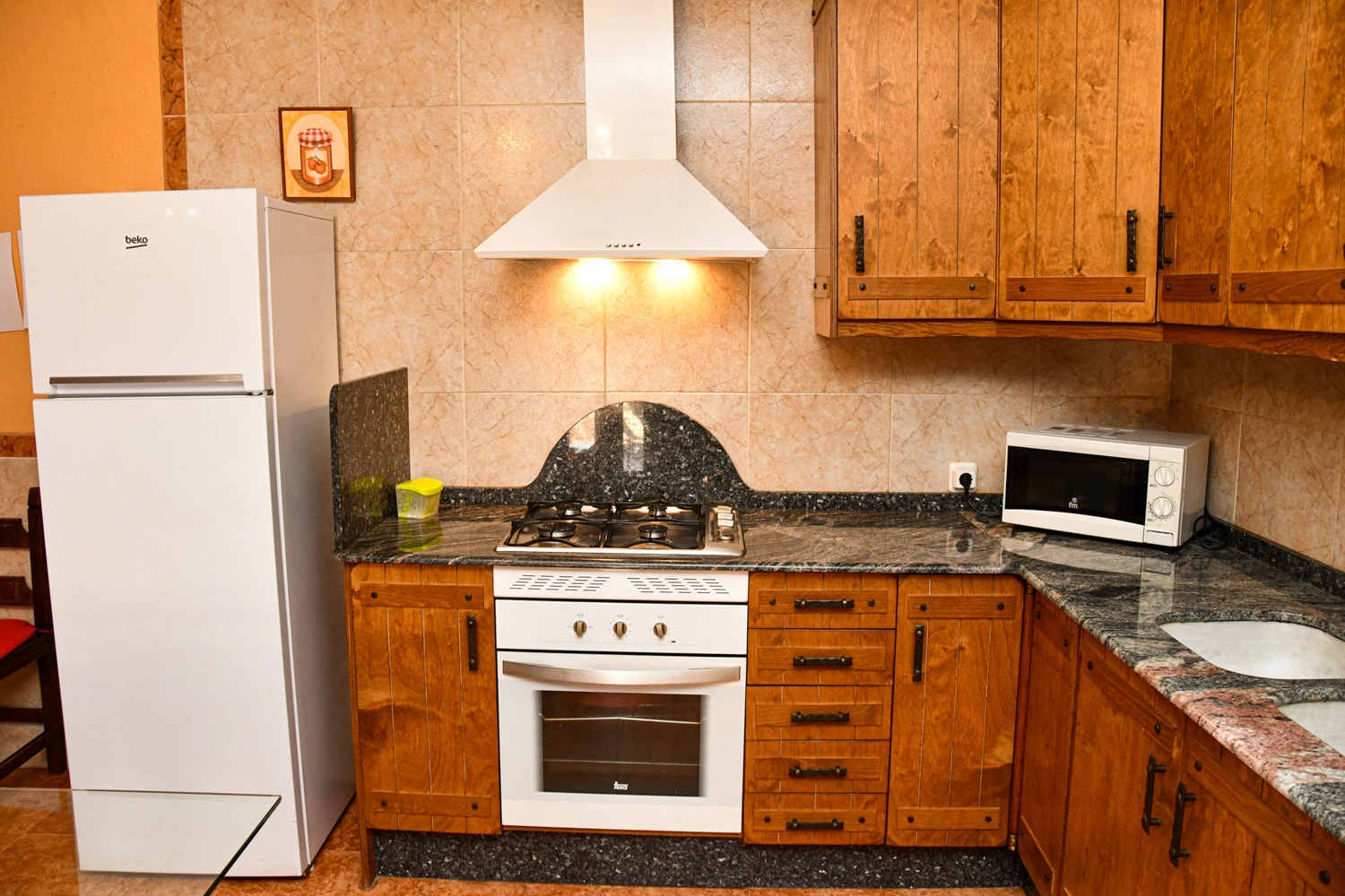 Cocina equipada de la Casa Rural 2. · La Cueva de Cirondo