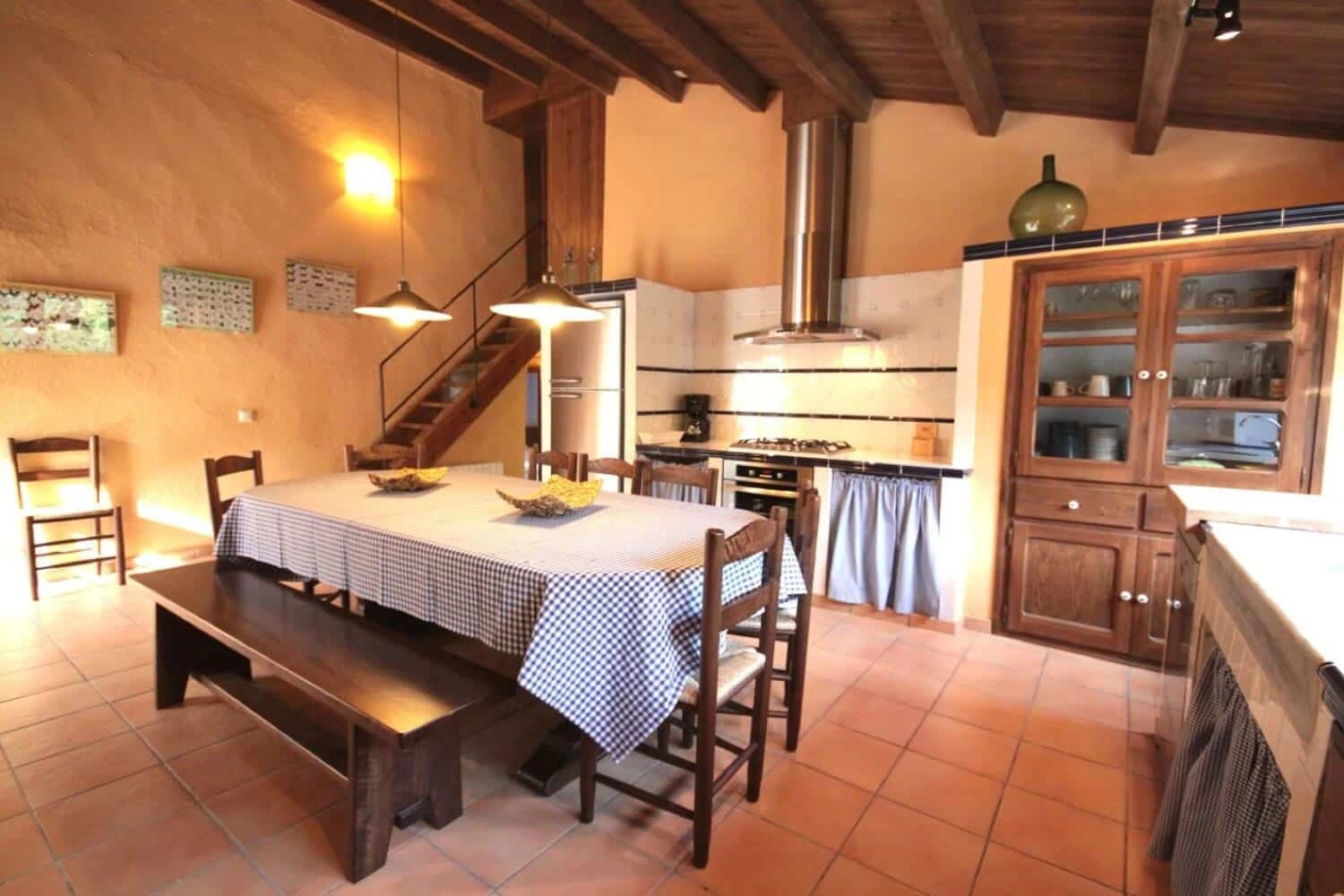Cocina y comedor de la masía El Bosqueró · El Bosqueró