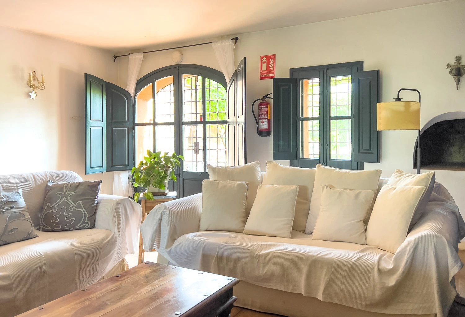 Hostal Nou de Crespià: sala de estar de la casa. · Hostal Nou de Crespià