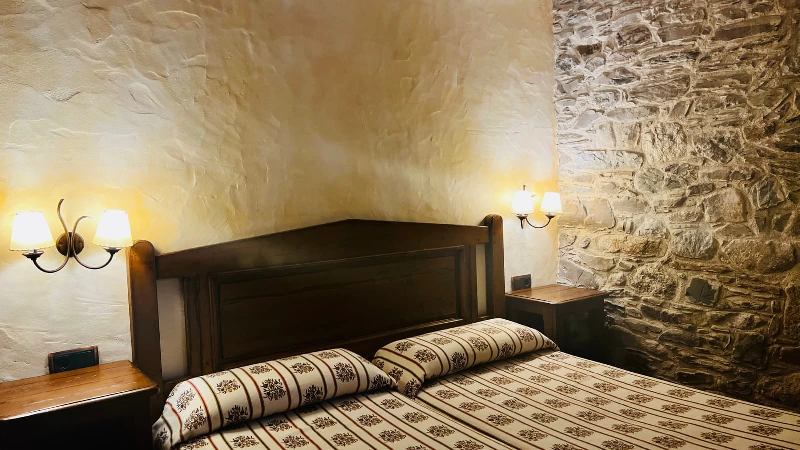 La Creueta: dormitorio. · Mas Can Buixat