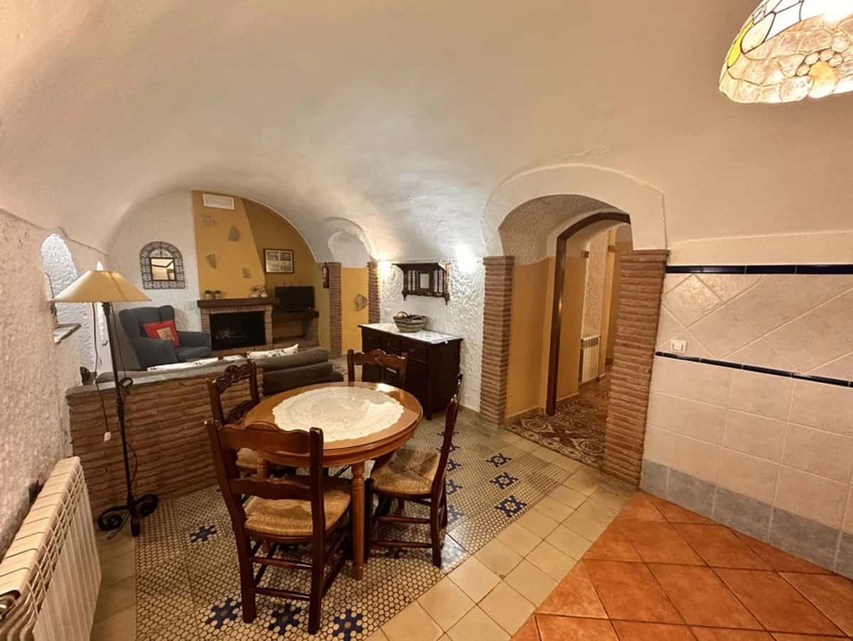 Salón y comedor de la cueva 1, Kabila. · Cuevas La Granja