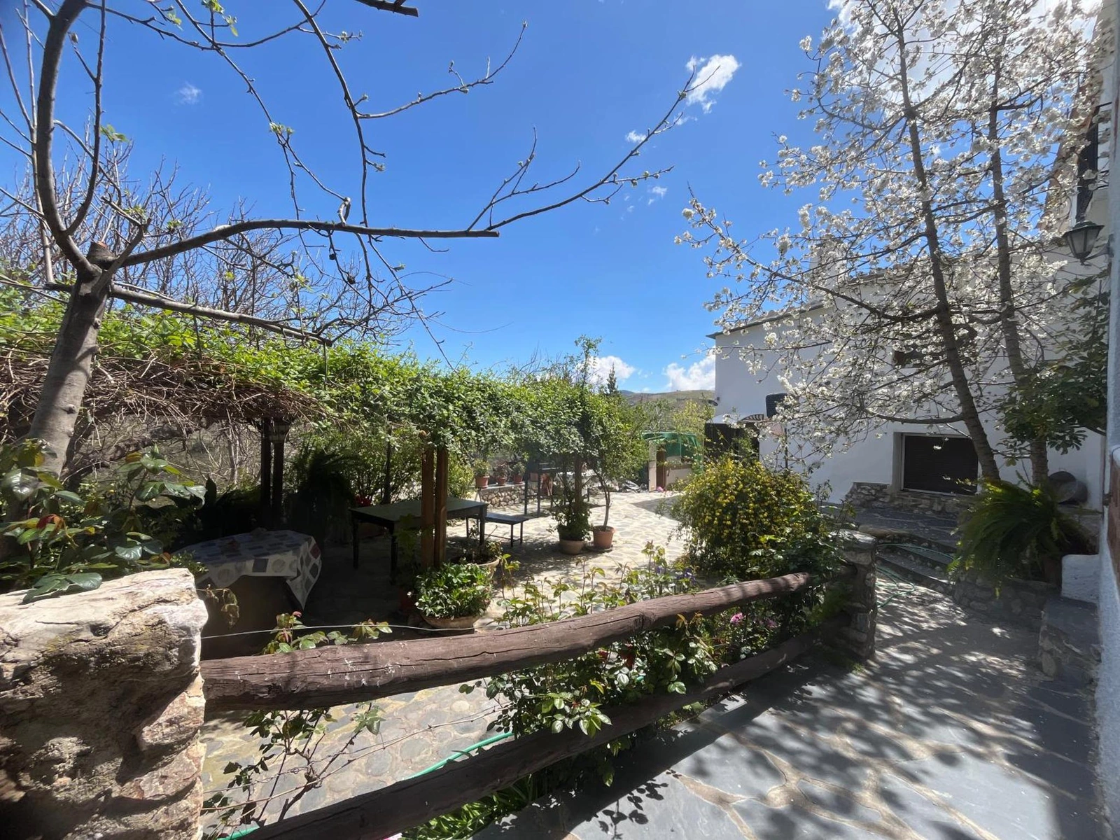 El Huerto de Lobras