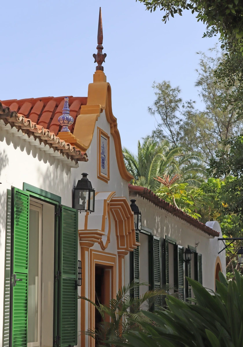 Fachada histórica del Cortijo San Ignacio · Cortijo San Ignacio